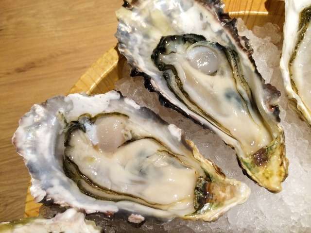 【牡蠣を食べて】